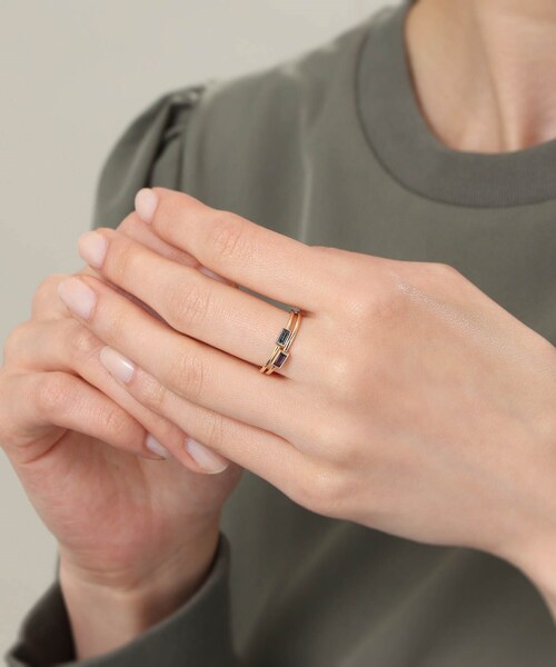 COCOSHNIK(ココシュニック)の「K10アイオライト バゲットカット リング(リング・レディース・オリーブ系5・10号/12号/14号)」の8枚目の写真