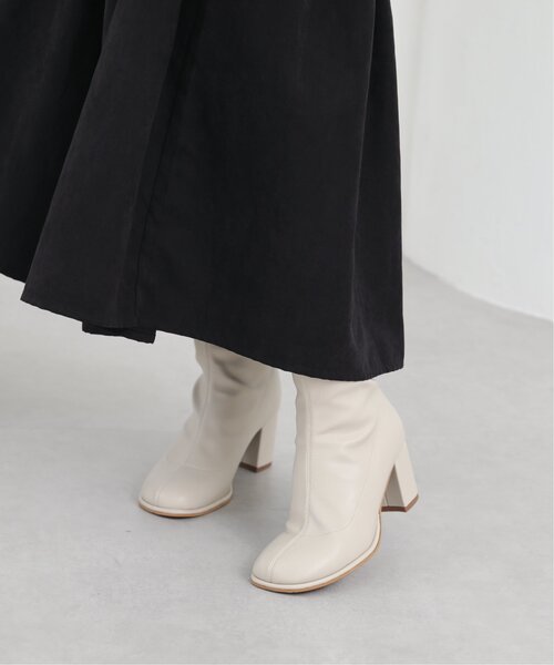 RAY CASSIN（レイカズン）の「S-Lサイズ展開 ストレッチオブリークブーツ（ブーツ・レディース・ブラック/ベージュ/キナリ・SMALL/MEDIUM/LARGE）」の2枚目の写真