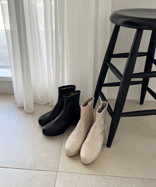 MAJESTIC LEGON（マジェスティックレゴン）の「フカフカストレッチブーツ（ブーツ・レディース・ブラック/アイボリー・SMALL/MEDIUM/LARGE/X-LARGE）」の19枚目の写真