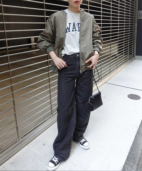 CORNERS（コーナーズ）の「カラーデニムワイドパンツ（デニムパンツ・レディース・ライトブルー/ブラック/グレー/ブルー/グリーン/ベージュ系その他/ロイヤルブルー・M）」の3枚目の写真