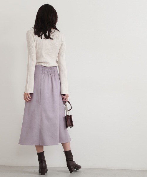 NATURAL BEAUTY BASIC(ナチュラルビューティーベーシック)の「フェイクスエードフレアスカート(スカート・レディース・ブラウン/ラベンダー/グレイッシュベージュ/オレンジ・SMALL/MEDIUM/X-SMALL)」の6枚目の写真