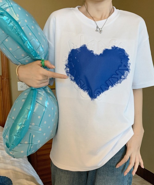 meJane(ミージェーン)の「ハートモチーフ立体ロゴデザインTシャツ【ZOZOTOWN限定】(Tシャツ/カットソー・レディース・ホワイト×レッド/ホワイト×ブルー・FREE)」の15枚目の写真