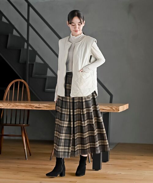 rps（アールピーエス）の「リバーシブルキルトベスト（ベスト・レディース・ブラック/アイボリー/モカ/グレイッシュベージュ・M/フリー）」の5枚目の写真