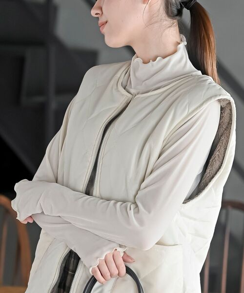 rps（アールピーエス）の「リバーシブルキルトベスト（ベスト・レディース・ブラック/アイボリー/モカ/グレイッシュベージュ・M/フリー）」の6枚目の写真