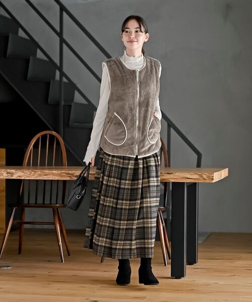 rps（アールピーエス）の「リバーシブルキルトベスト（ベスト・レディース・ブラック/アイボリー/モカ/グレイッシュベージュ・M/フリー）」の9枚目の写真