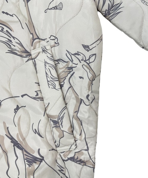 DOLLUPOOPS（ドールアップウップス）の「BIG HOUSEプリントキルティングライトコート（モッズコート・レディース・チャコールグレー/アイボリー・38）」の12枚目の写真