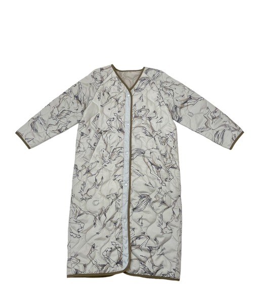 DOLLUPOOPS（ドールアップウップス）の「BIG HOUSEプリントキルティングライトコート（モッズコート・レディース・チャコールグレー/アイボリー・38）」の3枚目の写真