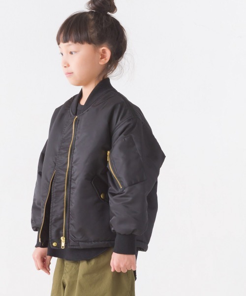 OMNES（オムネス）の「キッズナイロンツイルMA-1ブルゾン（ブルゾン・キッズ・ベージュ/ブラック・100/110/120/130/140）」の3枚目の写真