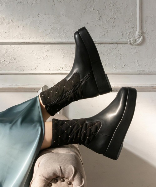 RANDA(ランダ)の「晴雨兼用 キルティングボリュームソールブーツ(ブーツ・レディース・ベージュ/ブラック・S/M/LL/L)」の2枚目の写真