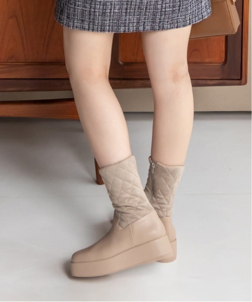 RANDA(ランダ)の「晴雨兼用 キルティングボリュームソールブーツ(ブーツ・レディース・ベージュ/ブラック・S/M/LL/L)」の5枚目の写真