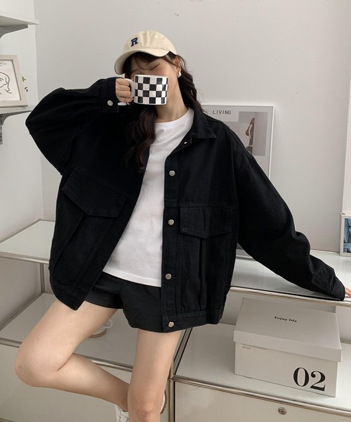 EPICKS(エピックス)の「ブラックデニムビッグシルエットジャケット(デニムジャケット・レディース・ブラック・M/L)」の16枚目の写真