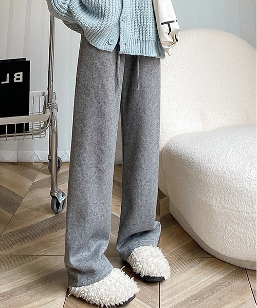 Dream garden(ドリームガーデン)の「YUGA ストレート 暖かパンツ(その他パンツ・レディース・ブラック/オフホワイト/グレー・FREE)」の8枚目の写真