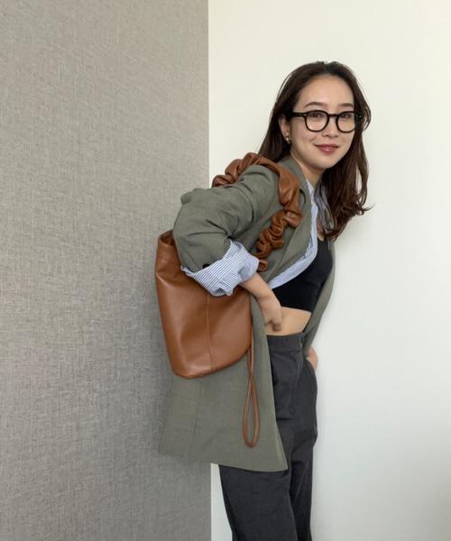 y/m by 村岡美里(イムバイムラオカミサト)の「ドローコードショルダーBAG(ショルダーバッグ・レディース・ブラック/ブラウン/アイボリー・FREE)」の3枚目の写真