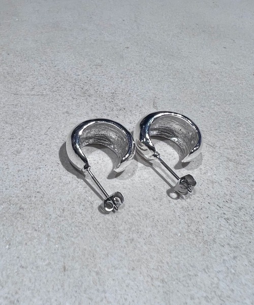 Omekashi（オメカシ）の「ボリュームフープピアス（ピアス（両耳用）・レディース・シルバー/ゴールド・ONE SIZE）」の7枚目の写真