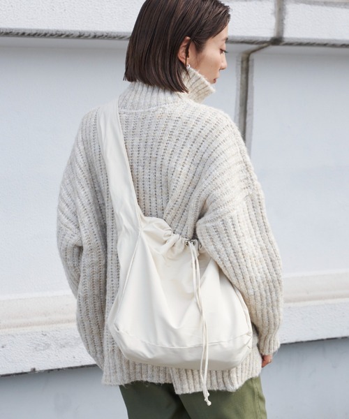 Auntie Rosa Holiday(アンティローザホリデー)の「ドロストショルダー(ショルダーバッグ・レディース・ブルー/アイボリー/ブラック/ブラウン・FREE)」の11枚目の写真