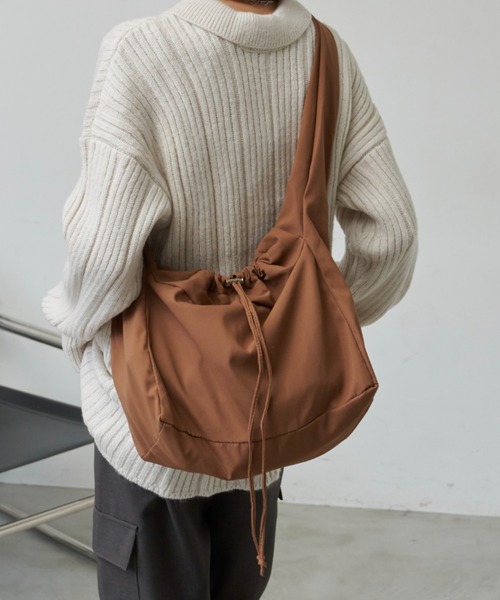 Auntie Rosa Holiday(アンティローザホリデー)の「ドロストショルダー(ショルダーバッグ・レディース・ブルー/アイボリー/ブラック/ブラウン・FREE)」の15枚目の写真