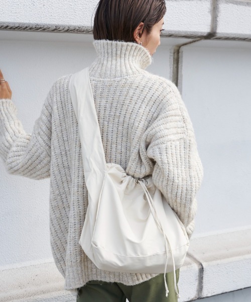 Auntie Rosa Holiday(アンティローザホリデー)の「ドロストショルダー(ショルダーバッグ・レディース・ブルー/アイボリー/ブラック/ブラウン・FREE)」の12枚目の写真