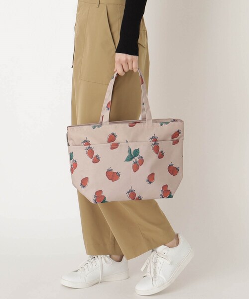 one'sterrace（ワンズテラス）の「◆【ワンズテラスオリジナル】イチゴスケッチ トートバッグ（トートバッグ・レディース・ピンク・99）」の8枚目の写真