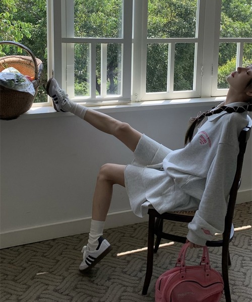 LYEON(リヨン)の「ハーフジップロゴトップス(パーカー・レディース・ネイビー/グレー・FREE)」の12枚目の写真