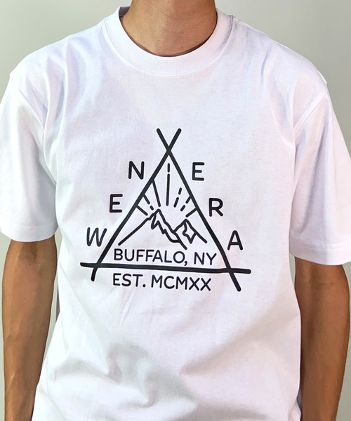 NEW ERA(ニューエラ)の「NEW ERA/ニューエラ OD SS TEE USCTN TRI SUNRISE ロゴ USコットン 半袖Tシャツ 13516312/13516313(Tシャツ/カットソー・メンズ・ホワイト/ブラック・L/XL/XXL/M)」の4枚目の写真