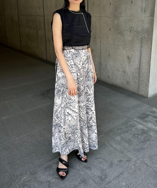 &g'aime(アンジェム)の「【&g’aime】フラワープリントフレアスカート(スカート・レディース・ネイビー/ブラウン・FREE)」の11枚目の写真