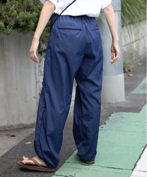 UNIVERSAL OVERALL（ユニバーサルオーバーオール）の「ナイロンパンツ