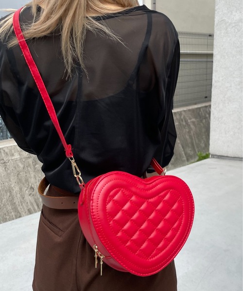 HIKA（ヒカ）の「【HIKA】ハートPUレザーショルダーBAG（ショルダーバッグ・レディース・ホワイト/ブラック/ベージュ/レッド・FREE）」の4枚目の写真