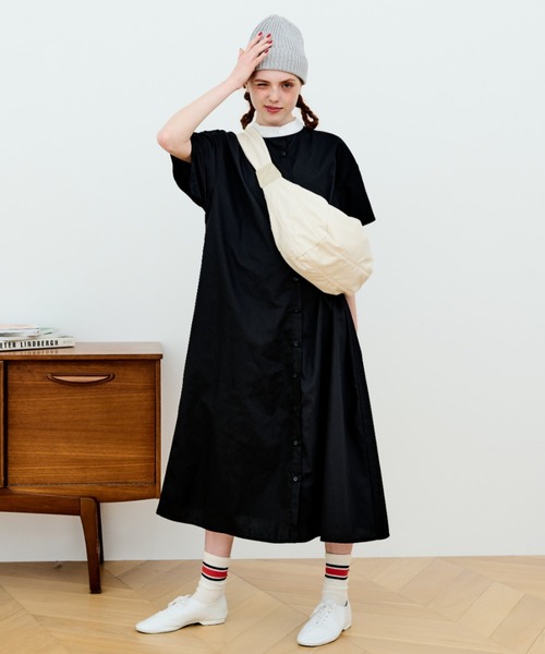 MERLOT（メルロー）の「半袖クレリックシャツワンピース（ワンピース・レディース・イエロー/ブラック/ホワイト/ネイビー・FREE）」の3枚目の写真