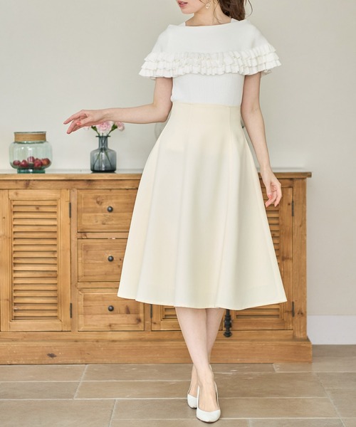 フリルオフショルケープライクシャリニットプルオーバー　オフホワイト tocco closet（トッコ クローゼット）の「フリルオフショル