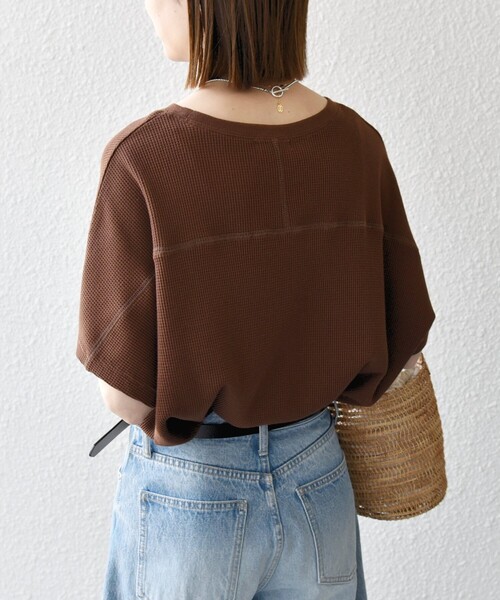 SHIPS any(シップス エニィ)の「SHIPS any:〈洗濯機可能〉ワッフル ワイド TEE(Tシャツ/カットソー・レディース・チャコールグレー/ライトグレー/ホワイト/ブラック/キャメル/イエロー/ブラウン/ライトグレー系1・ONE SIZE)」の20枚目の写真