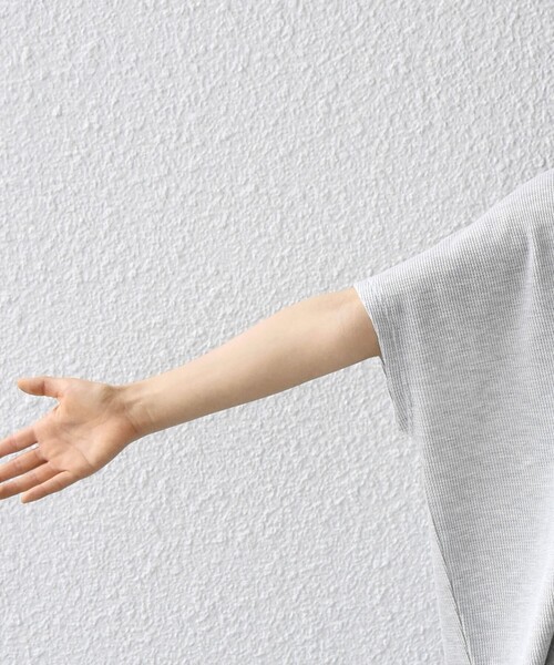 SHIPS any(シップス エニィ)の「SHIPS any:〈洗濯機可能〉ワッフル ワイド TEE(Tシャツ/カットソー・レディース・チャコールグレー/ライトグレー/ホワイト/ブラック/キャメル/イエロー/ブラウン/ライトグレー系1・ONE SIZE)」の10枚目の写真