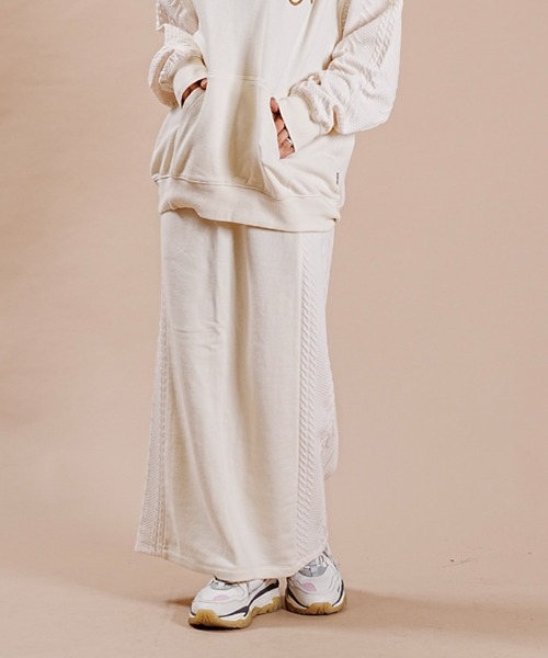 BILLABONG(ビラボン)の「BILLABONG/ビラボン スウェットスカート タイト スリット BD014-618(スカート・レディース・ブラック/ホワイト・L/M)」の2枚目の写真