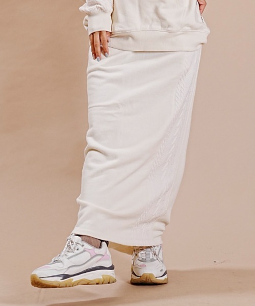 BILLABONG(ビラボン)の「BILLABONG/ビラボン スウェットスカート タイト スリット BD014-618(スカート・レディース・ブラック/ホワイト・L/M)」の4枚目の写真
