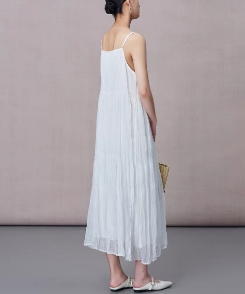 gossip!ロサンゼルス(ゴシップロサンゼルス)の「シワ加工シフォンVネックレイヤードキャミティアードロングワンピース(ワンピース・レディース・ホワイト/ブラック・FREE)」の11枚目の写真