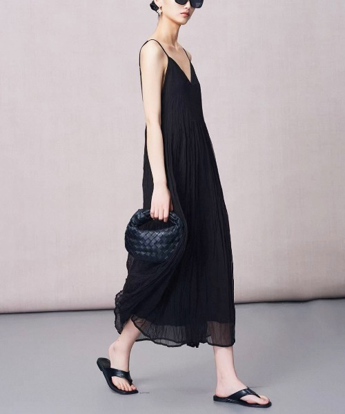 gossip!ロサンゼルス(ゴシップロサンゼルス)の「シワ加工シフォンVネックレイヤードキャミティアードロングワンピース(ワンピース・レディース・ホワイト/ブラック・FREE)」の13枚目の写真