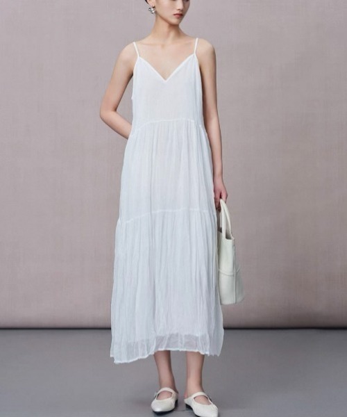 gossip!ロサンゼルス(ゴシップロサンゼルス)の「シワ加工シフォンVネックレイヤードキャミティアードロングワンピース(ワンピース・レディース・ホワイト/ブラック・FREE)」の16枚目の写真