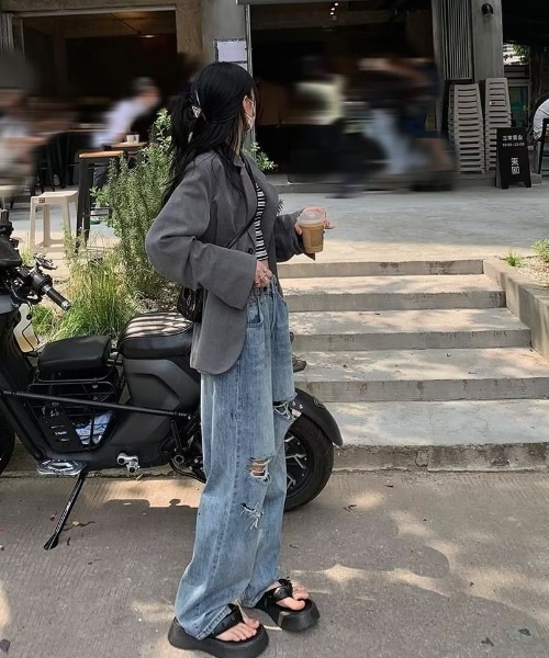 DEVICE(デバイス)の「古着風 ルーズクラッシュ ダメージ ストレート ウォッシュ デニムパンツ(デニムパンツ・レディース・ブルー/ブラック・FREE)」の20枚目の写真