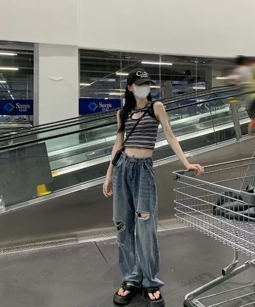 DEVICE(デバイス)の「古着風 ルーズクラッシュ ダメージ ストレート ウォッシュ デニムパンツ(デニムパンツ・レディース・ブルー/ブラック・FREE)」の8枚目の写真