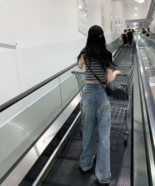 DEVICE(デバイス)の「古着風 ルーズクラッシュ ダメージ ストレート ウォッシュ デニムパンツ(デニムパンツ・レディース・ブルー/ブラック・FREE)」の10枚目の写真