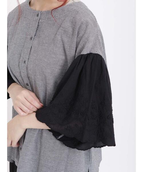 Samansa Mos2（サマンサ モスモス）の「袖立体刺繍レース前後2WAYブラウス（シャツ/ブラウス・レディース・オフホワイト/パープル/オレンジ/チャコールグレー/グリーン/イエロー・F）」の8枚目の写真