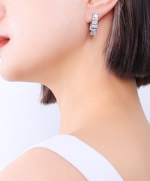 大ぶりジルコンピアス