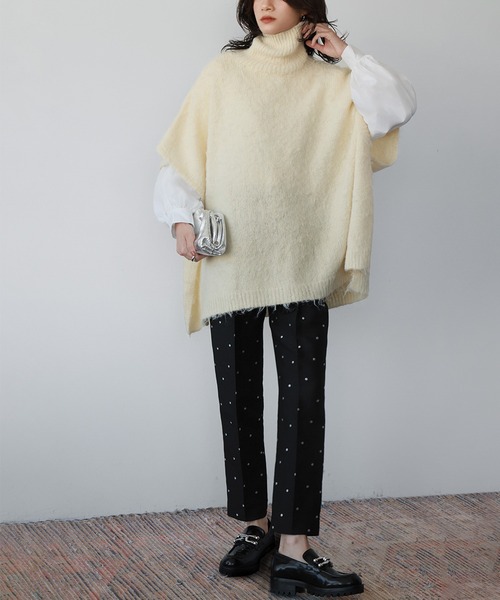 イタリア製 定価10万 ふわふわ真っ白ファー豪華ニットポンチョ EFFE BEAMS（エッフェ ビームス）GIOVI / フォックスファー