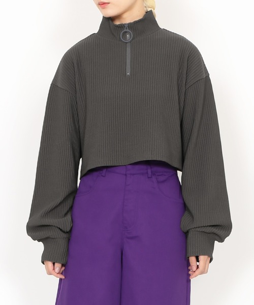 PUNYUS(プニュズ)の「ハーフZIPクロップドトップ(スウェット・レディース・レッド/ブラック/ダークグレー/カーキ/ブラウン/ブルー・3/1/4/2)」の14枚目の写真