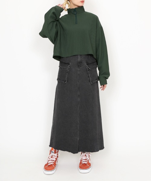 PUNYUS(プニュズ)の「ハーフZIPクロップドトップ(スウェット・レディース・レッド/ブラック/ダークグレー/カーキ/ブラウン/ブルー・3/1/4/2)」の18枚目の写真