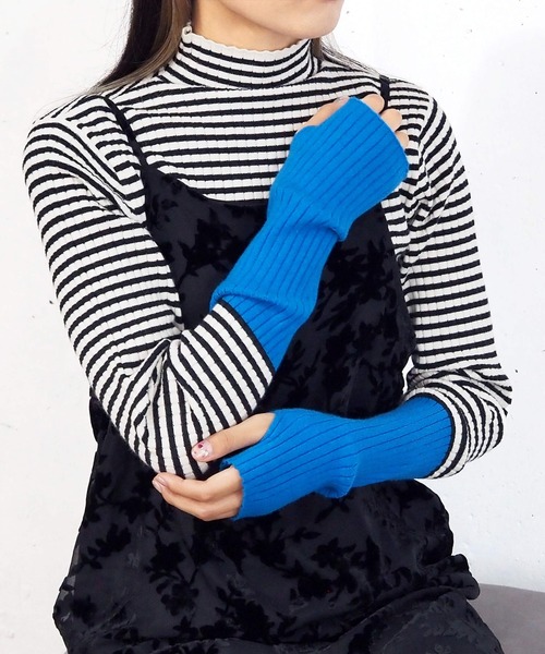 tiptop（ティップトップ）の「指ぬきハイネックプルオーバー（ニット/セーター・レディース・グレー系その他/ライム/オフホワイト/ブラック系その他2/ブラック系その他/チャコールグレー/グレー系その他2/ブラック/ホワイト系その他・FREE）」の12枚目の写真