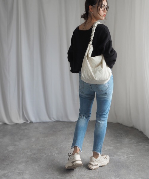 minia(ミニア)の「コンビカラー厚底スニーカー(スニーカー・レディース・ベージュ/ブラック×ホワイト・S/M/L/LL)」の15枚目の写真