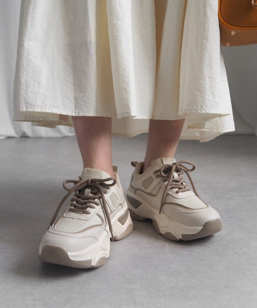 minia(ミニア)の「コンビカラー厚底スニーカー(スニーカー・レディース・ベージュ/ブラック×ホワイト・S/M/L/LL)」の22枚目の写真