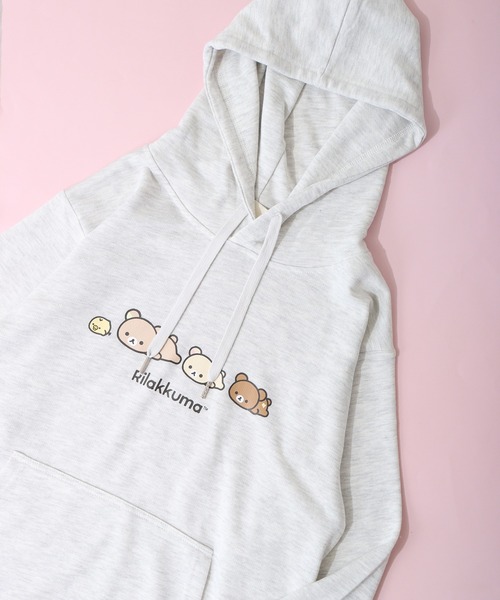 FUNALIVE(ファンアライブ)の「Rilakkuma 裏毛プルパーカー(パーカー・レディース・ライトカーキ/ライトブルー/オフホワイト/ピンク/ナチュラル/オートミール・S/M/L)」の3枚目の写真
