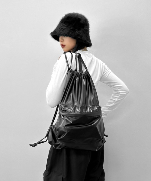 LVEU.(ラブユ.)の「【LVEU.】モードテイストナップサック / バッグ 鞄 BAG リュック ナップサック 合皮 ブラック シルバー ZOZOTOWN限定(バックパック/リュック・レディース・ブラック/シルバー・FREE)」の9枚目の写真