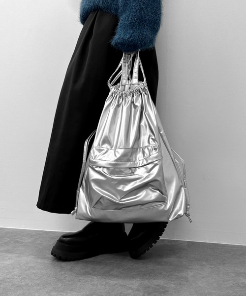 LVEU.(ラブユ.)の「【LVEU.】モードテイストナップサック / バッグ 鞄 BAG リュック ナップサック 合皮 ブラック シルバー ZOZOTOWN限定(バックパック/リュック・レディース・ブラック/シルバー・FREE)」の11枚目の写真